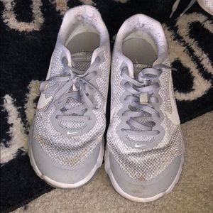 Women’s grey nikes